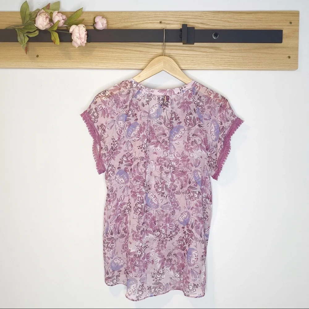 Misa Kajol Floral Top - Picture 4 of 5